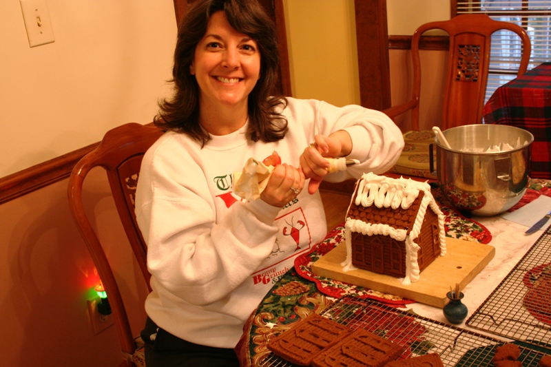 Monique piping in some icing